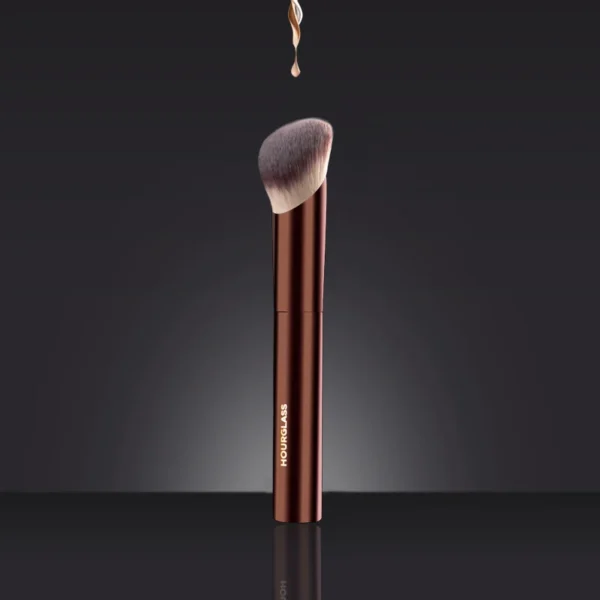 Soft Glow Foundation Brush – Hourglass Shape, Single - Image 4