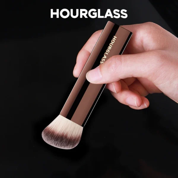 Seamless Finish Foundation Makeup Brush – Soft Fiber - Image 2